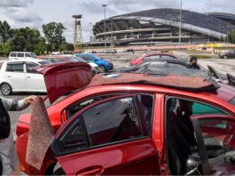 Banjir kilat di Shah Alam, pemilik pasrah lihat kereta ditenggelami air naik mendadak