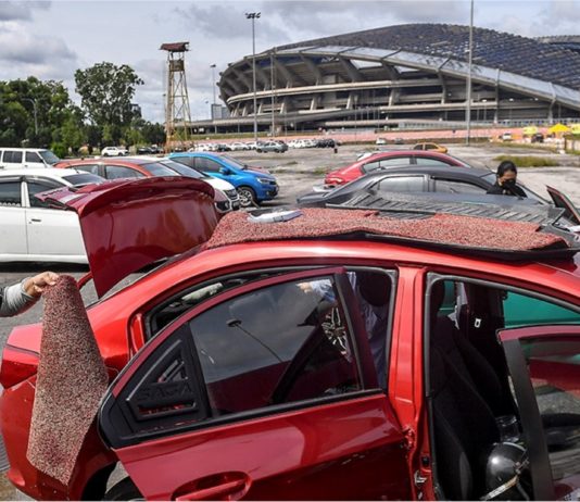 Banjir kilat di Shah Alam, pemilik pasrah lihat kereta ditenggelami air naik mendadak