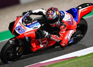 Mengapa brek belakang penting dalam MotoGP dan pelumba menggunakan brek ibu jari?