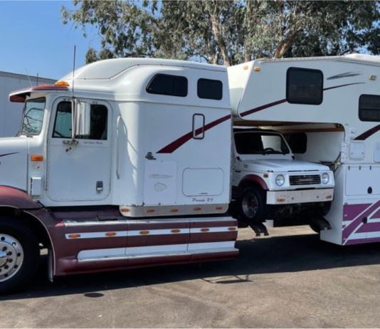 Anda tidak pernah melihat RV seperti ini, gabungan sebuah trak dan Arctic Fox