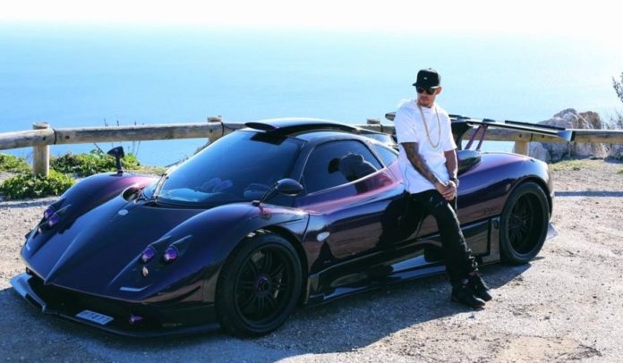 Lewis Hamilton Pagani Zonda_2