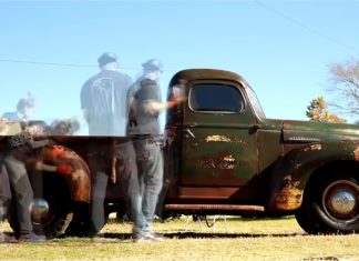 50 tahun trak pikap ini tidak basuh, lihat apa yang jadi selepas ‘mandi’…