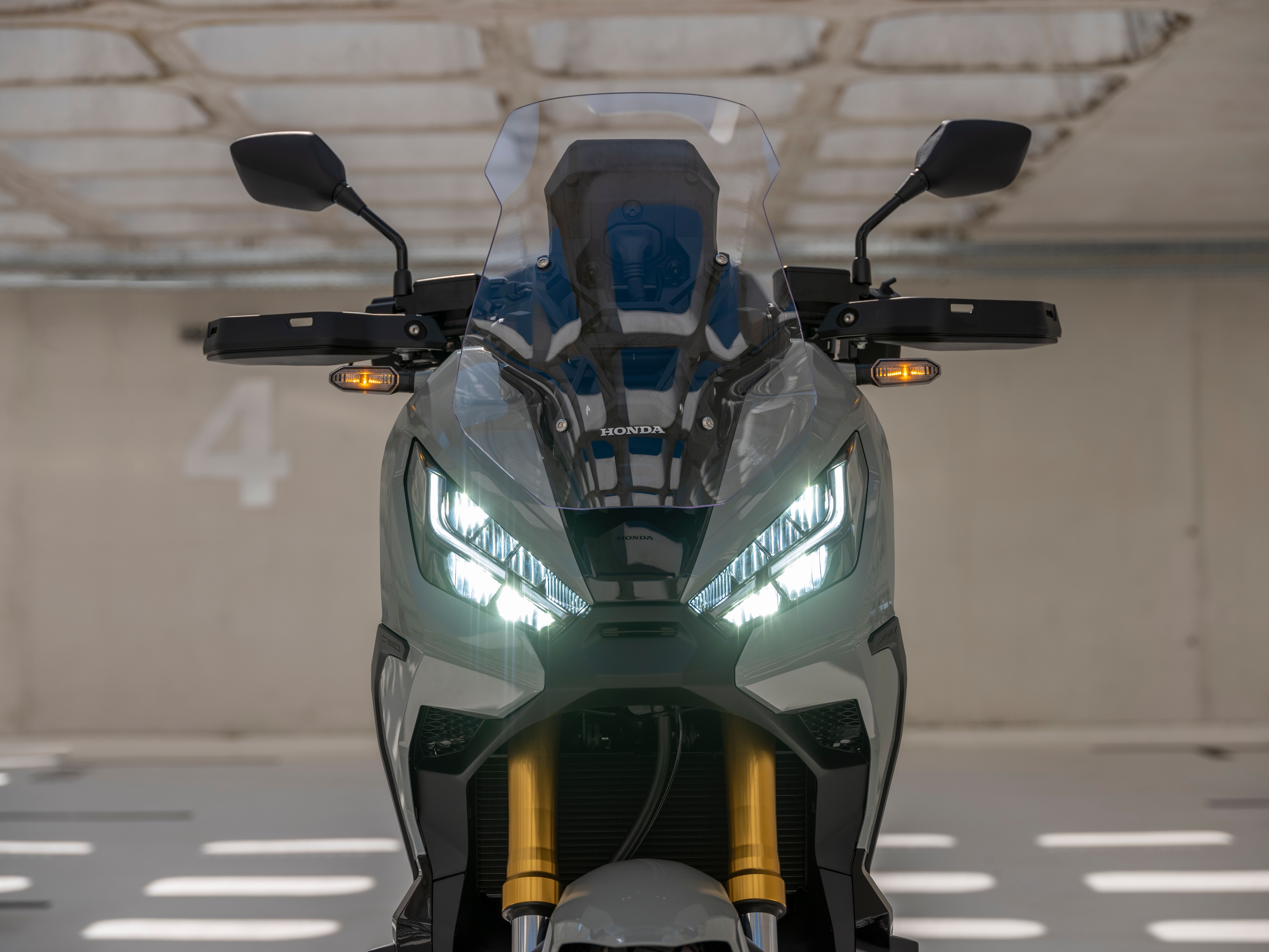 2021-X-ADV_location_usp_0018_L