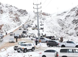 Salji di Arab Saudi? Pihak keselamatan terpaksa tutup jalan
