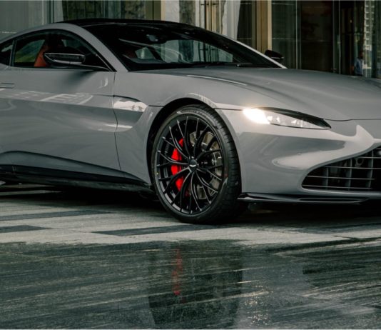Aston Martin Vantage edisi ‘The Hunter’ hadir dengan warna baharu di Malaysia