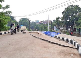 Baru dua minggu rasmi, jambatan bernilai RM2.9 juta runtuh