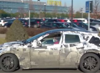 SUV prototaip Ferrari dikesan di jalan raya, kotor dan berdebu!