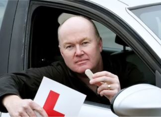 Gadis ini tak mahu jalani ujian memandu, bagi alasan tak munasabah….