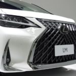 Lexus LM350 – 011