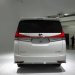 Lexus LM350 – 07