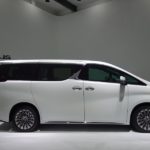 Lexus LM350 – 09
