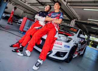 Kali pertama anak dan bapa beraksi di litar sempena Vios Challenge musim kelima