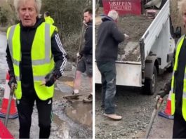 Ferrari susah nak lalu jalan berlubang teruk, penyanyi Rod Stewart baiki sendiri