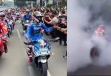 Perarakan pelumba MotoGP di Jakarta, Marquez nakal lakukan aksi burnout