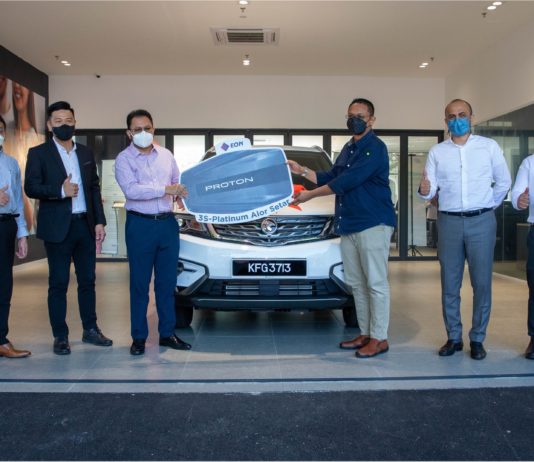 EON melancarkan pusat Proton 3S-Platinum pertama di Alor Setar