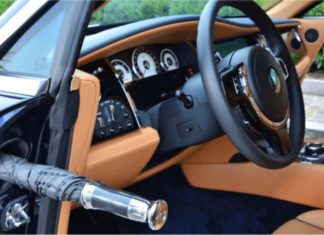 Pernah terfikir berapa harga payung Rolls-Royce Phantom?