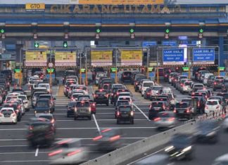 Kerajaan Indonesia umum tol percuma jika sesak 1km di plaza tol, ini sebabnya….