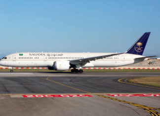 Pesawat bawa Rajapaksa mendarat di Singapura petang semalam