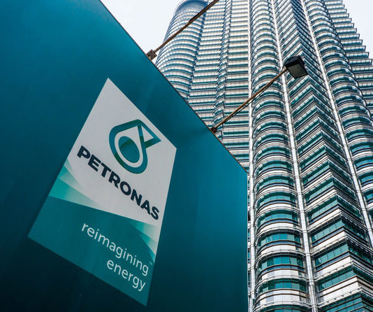Saksi : Bekas Pengurus Prestasi Petronas dedah maklumat sulit kepada Petros