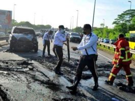 BMW ‘terbang’ lompat pembahagi jalan sebabkan kebakaran…