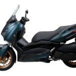Yamaha XMAX warna baru – 013