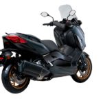 Yamaha XMAX warna baru – 07