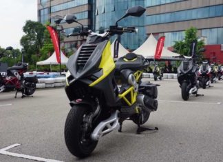Italjet Dragster masuk dua varian di Malaysia, 125cc dan 200cc. Harga dijangka bermula RM30K!