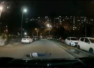 Lelaki sengaja baring tengah jalan halang lalu lintas