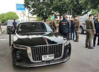 Polis Bangkok tahan diplomat China palsu dengan polis pengiring