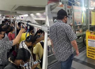 Anthony Loke menyamar, kali ini tinjau servis KTM dan TBS