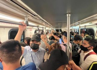 Anthony Loke menyamar tinjau servis LRT waktu puncak