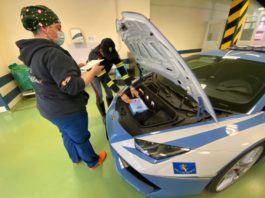 Cara yang paling pantas! Polis Itali guna Lamborghini misi hantar buah pinggang ke hospital