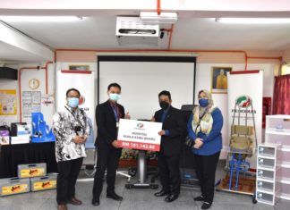 Perodua sumbang RM151,000 kepada dua hospital awam