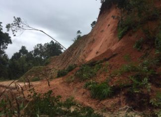 Orang Asli Pos Balar terputus hubungan, laluan ditimbus tanah runtuh