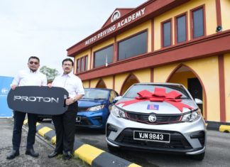 Proton serah 50 Proton Iriz ubahsuai ACE kepada Metro Driving Academy