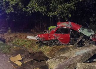 Dua mangsa kemalangan disangka mati diselimuti kain putih