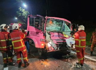 Lori Isuzu langgar siapa di Karak?