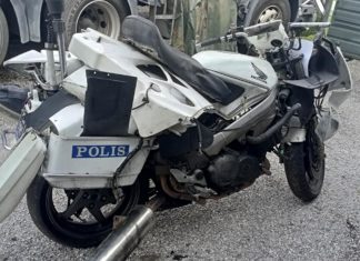 Honda VFR 800 ‘total loss’ ingin dilepaskan pada harga bawah RM10k…hanya untuk pemberani
