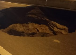 Tanah mendap kedua-dua arah berhampiran Plaza Tol Bentong