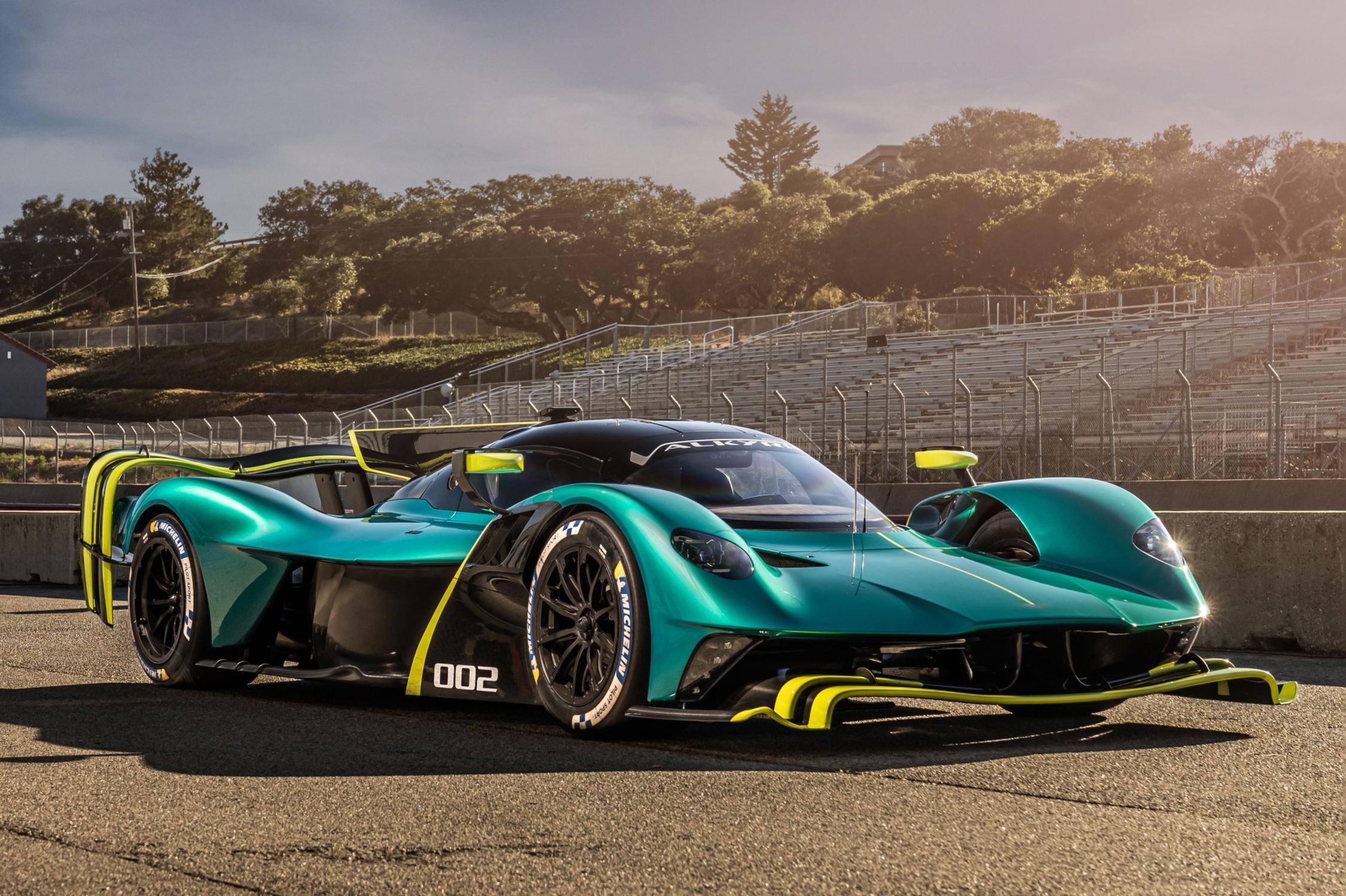 Топ быстрых машин в мире. Aston Martin Valkyrie Amr Pro 2022. Aston Martin Valkirie 2023.