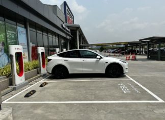 Tesla buka stesen supercharger di Johor