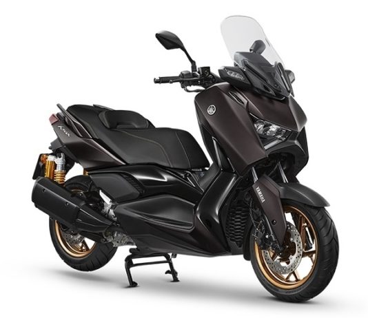 Yamaha XMAX TECH MAX (2024) lancar di Thailand, harga RM29k