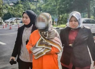 Bekas ketua operasi GLC direman, subkontrak pengangkutan pada syarikat suami