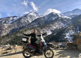 Pemuda Thailand ini menunggang Honda Wave sejauh 2,589km demi lihat salji