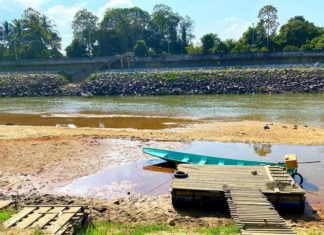 Sungai Golok kering, penduduk hanya jalan kaki ke Thailand