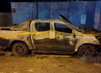 Polis buru dua lelaki khianat dan bakar Toyota Hilux