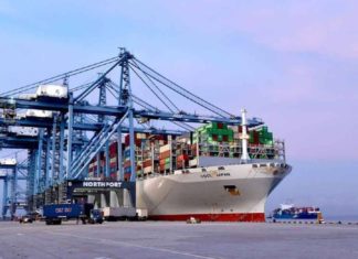 Kapal kontena terbesar dunia berlabuh di Northport