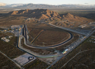 Litar Willow Springs untuk dijual, ada sang pemberani?