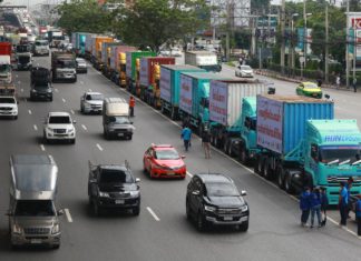 Pemandu trak Thailand rancang protes kenaikan harga diesel besar-besaran bulan depan