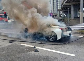 BMW i8 terbakar di Kesas